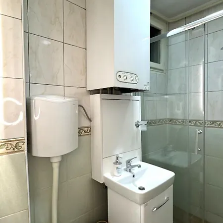 Austrian Center Apartman *